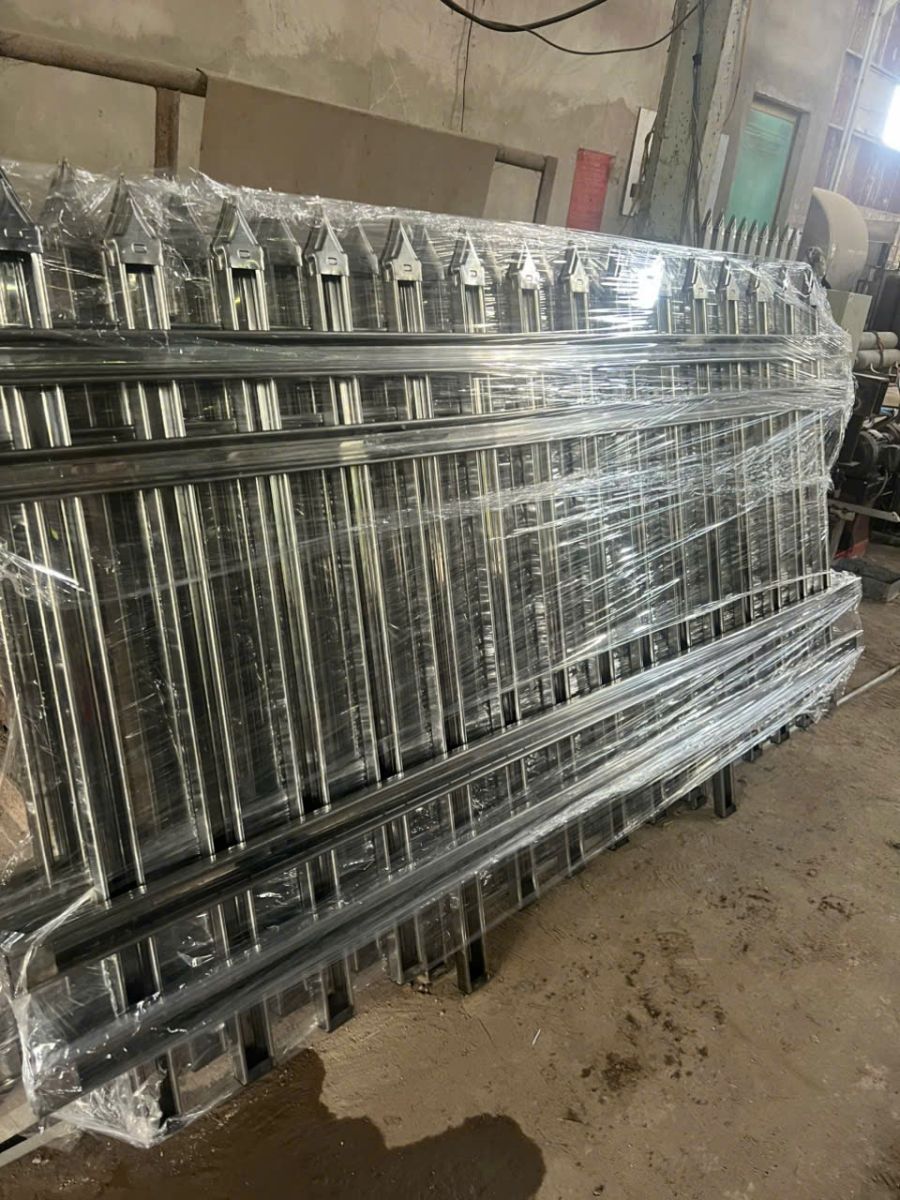 Phụ kiện làm hàng rào inox